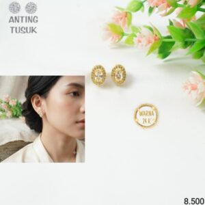 Anting Tusuk Oval Kristal